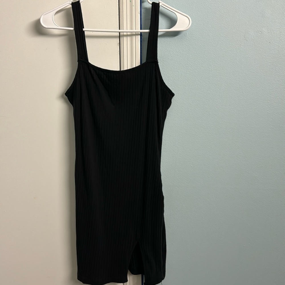 Black ribbed bodycon dress